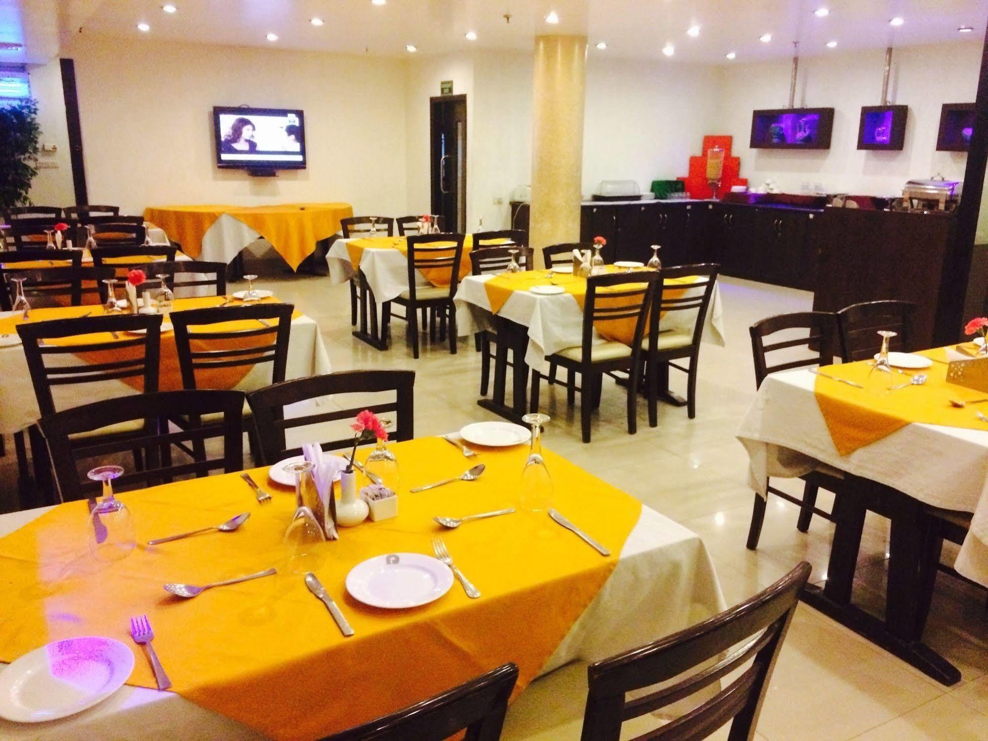 Fabhotel Rockland Nuova Delhi Esterno foto