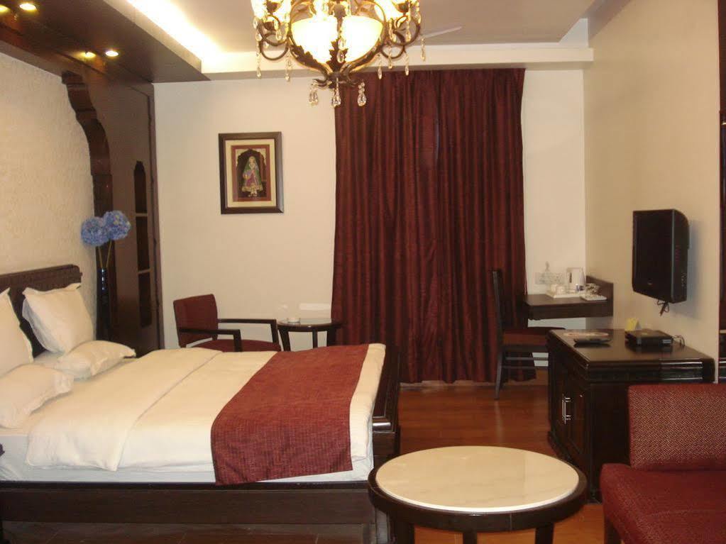 Fabhotel Rockland Nuova Delhi Esterno foto
