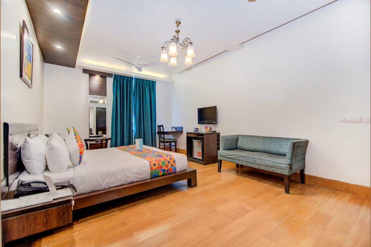 Fabhotel Rockland Nuova Delhi Esterno foto
